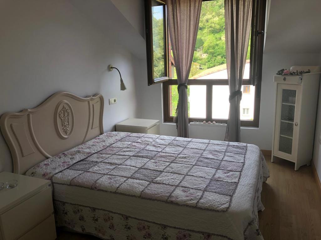 El Nial De L'Andolina Apartman Onís Kültér fotó